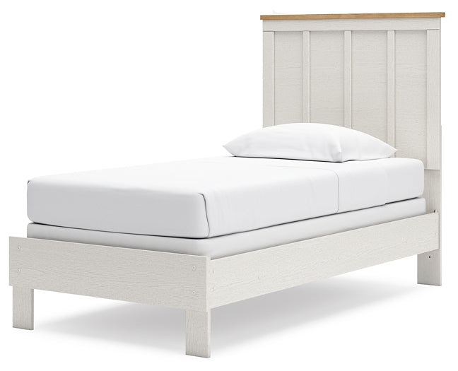 Linnocreek  Panel Bed