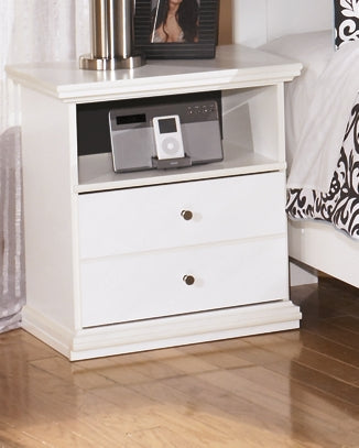 Bostwick Shoals King Panel Bed with Mirrored Dresser and 2 Nightstands